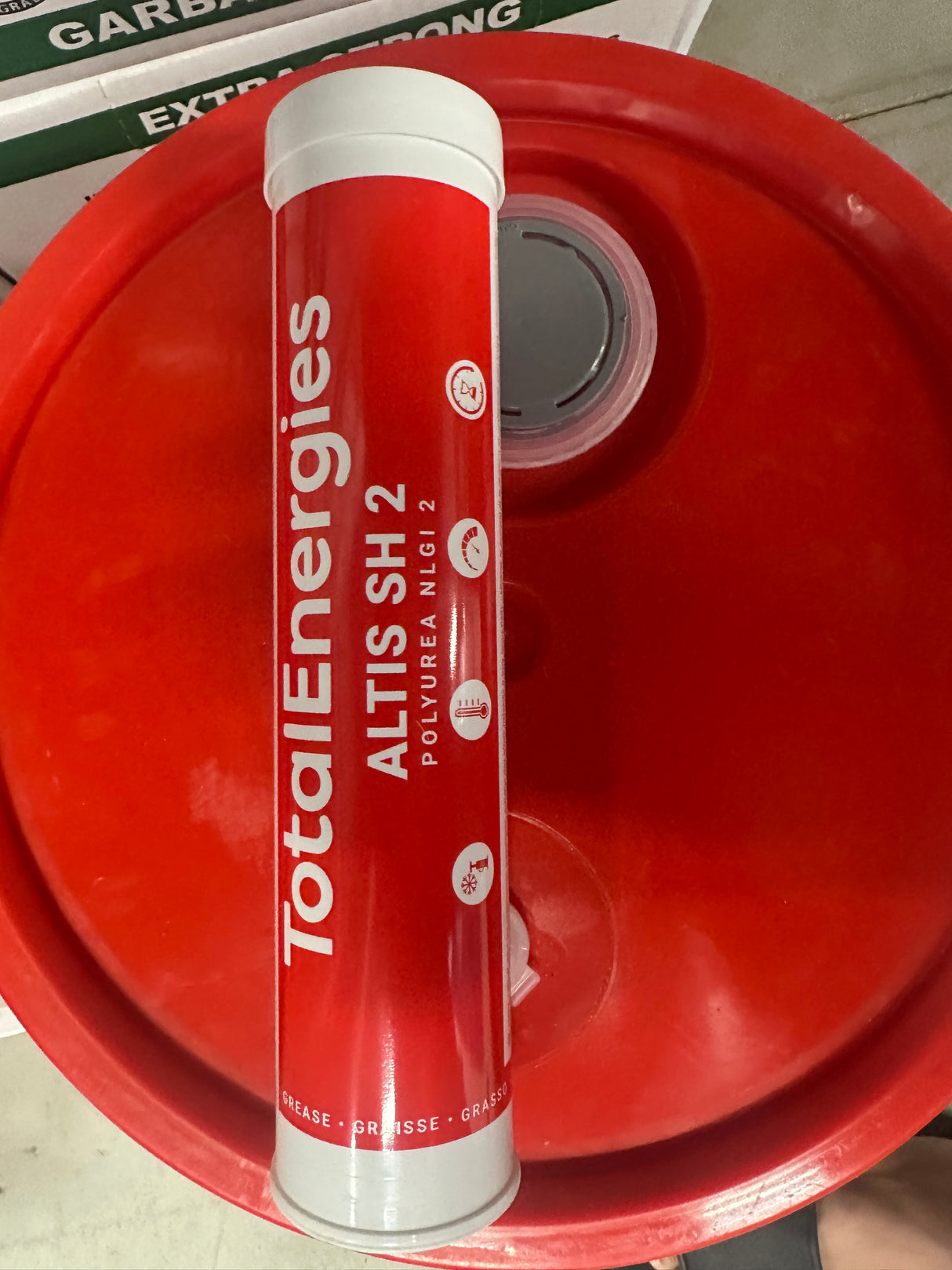 TotalEnergies, ALTIS SH 2, Synthetic Poly urea Grease, High-temperature / High-speed / High-pressure applications, Pack of 24 Cartridges of 400G