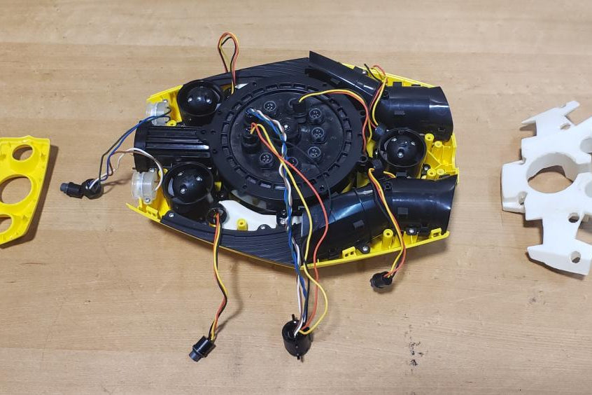 Chasing Underwater Drone - Battery for Dory