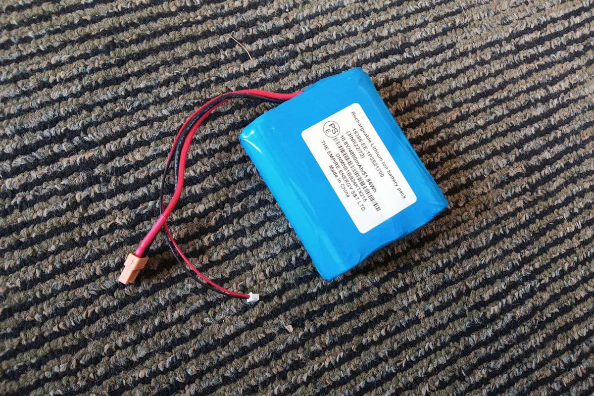 Chasing Underwater Drone - Battery for Dory