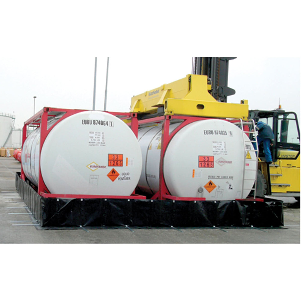 Stinger Berm™, 1496 US gal. Capacity, 10' W x 10' L x 24" H, L-Bracket