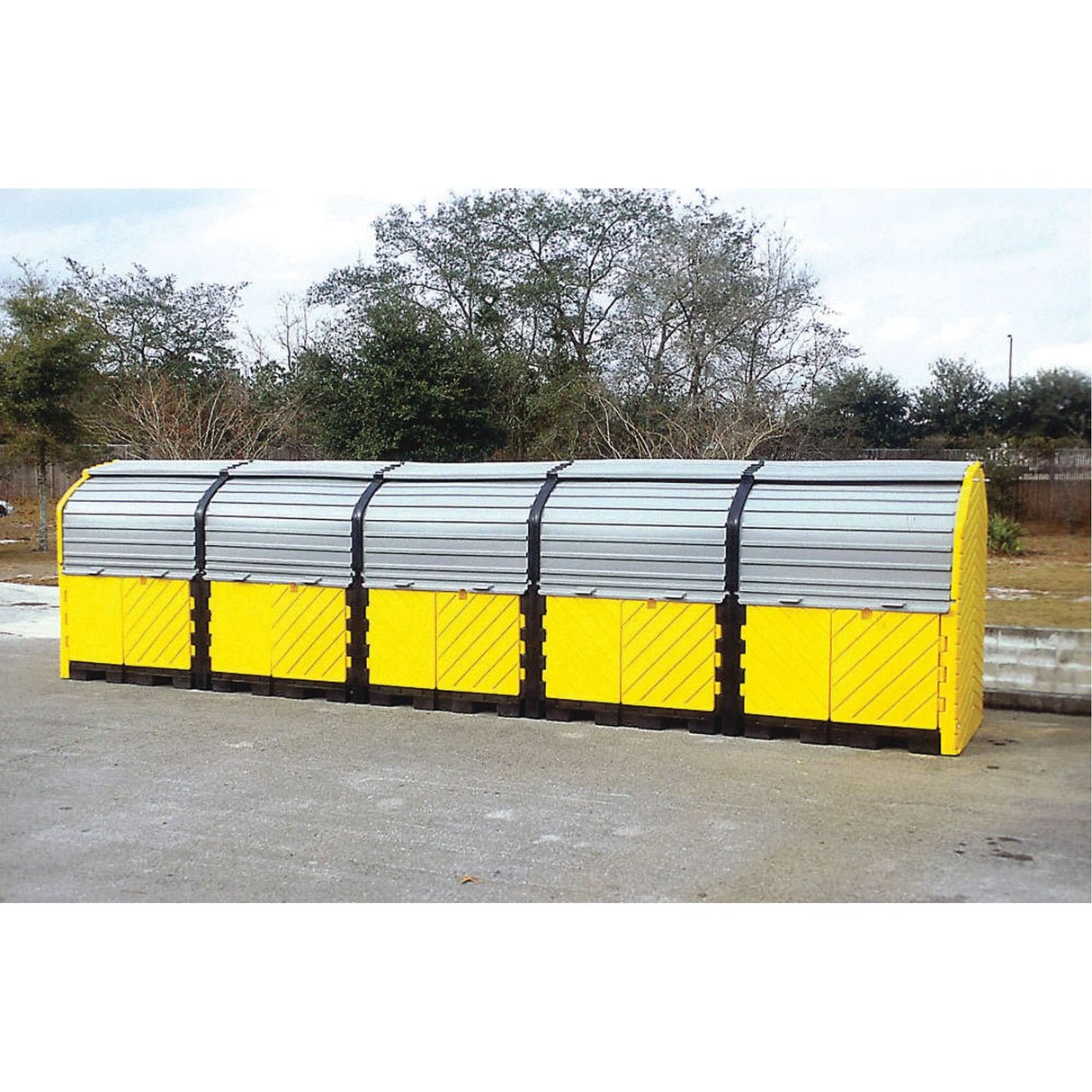 P20 Plus Ultra-Hard Top Spill Pallets® with Drain, 312" L x 79" W x 62" H, 9000 lbs. Load Capacity