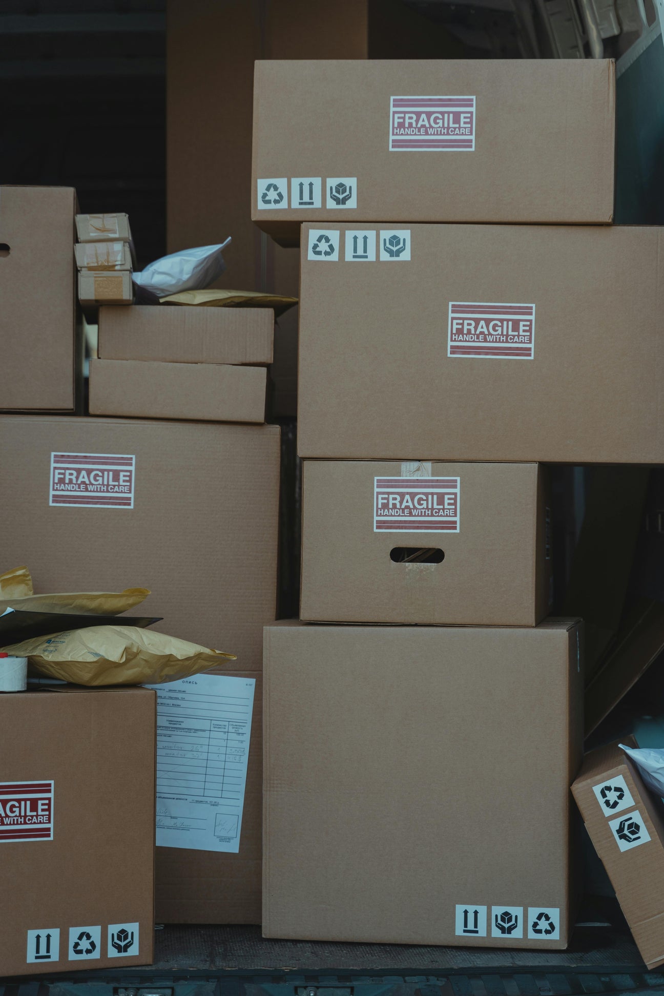 Corrugated Material (Boxes, Rolls…)