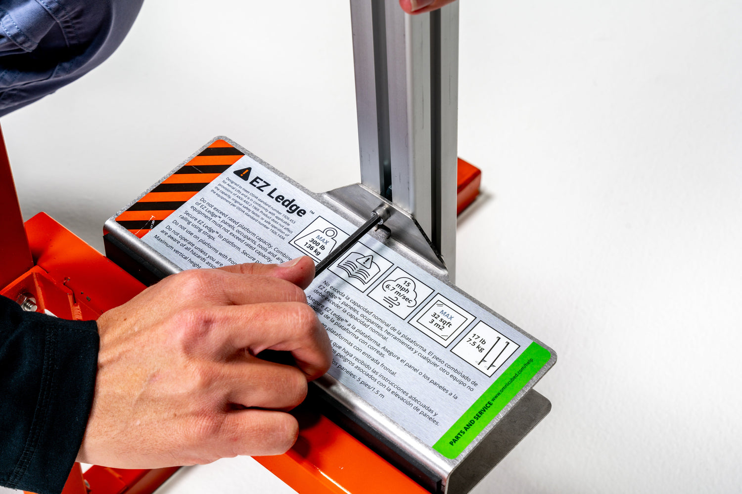 EZ Ledge™ Glass Lifter