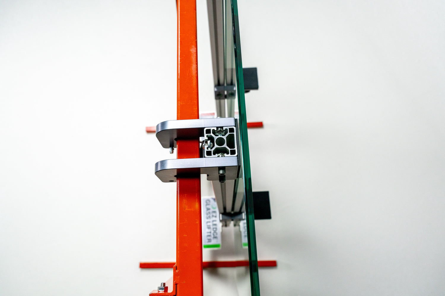 EZ Ledge™ Glass Lifter