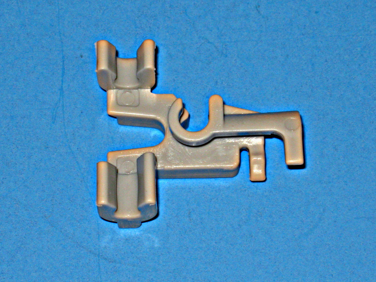 Whirlpool Dishwasher Tine Clip, Part#: WP8268816
