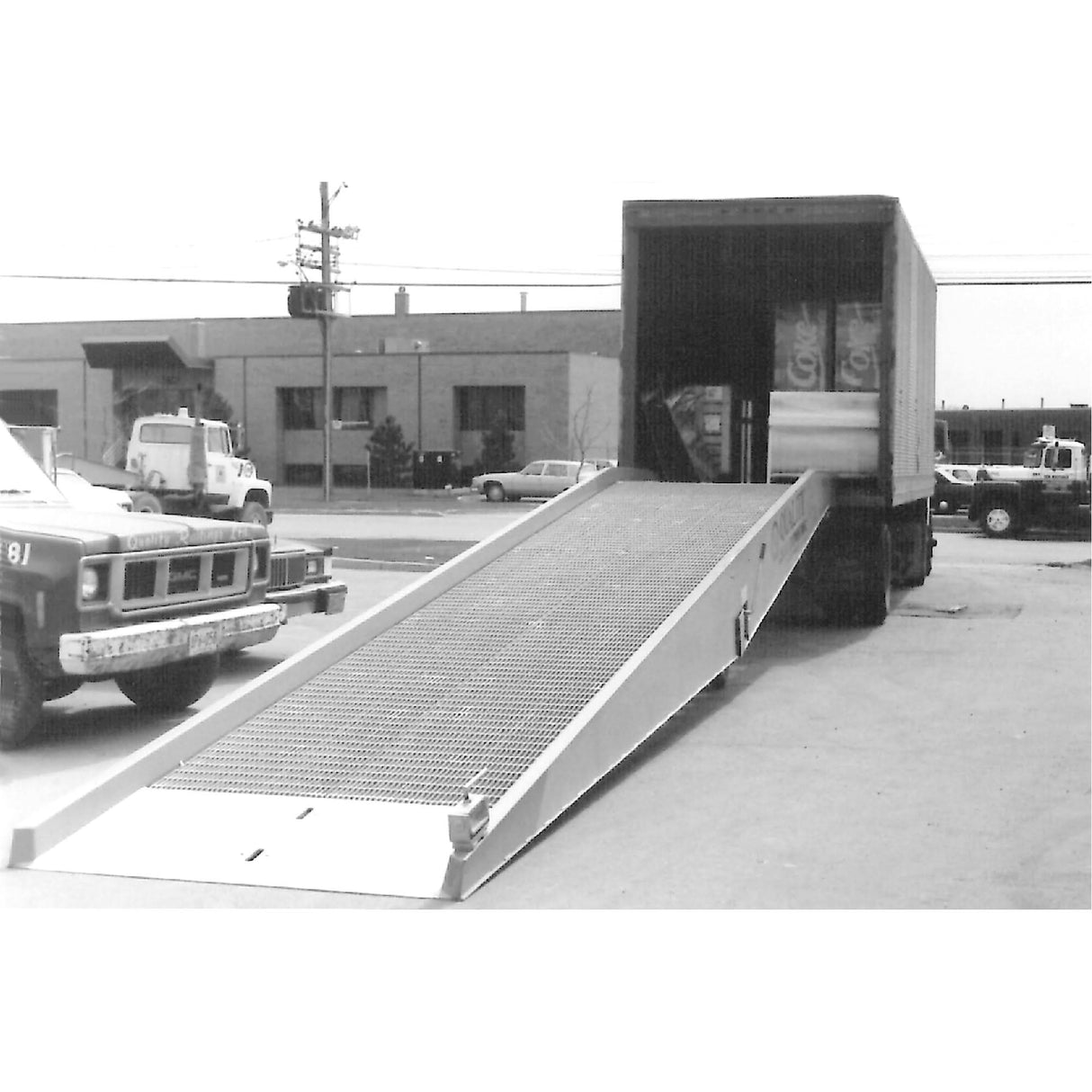 Mobile Yard Ramp, 11000 lbs. Capacity, 72" W x 30' L