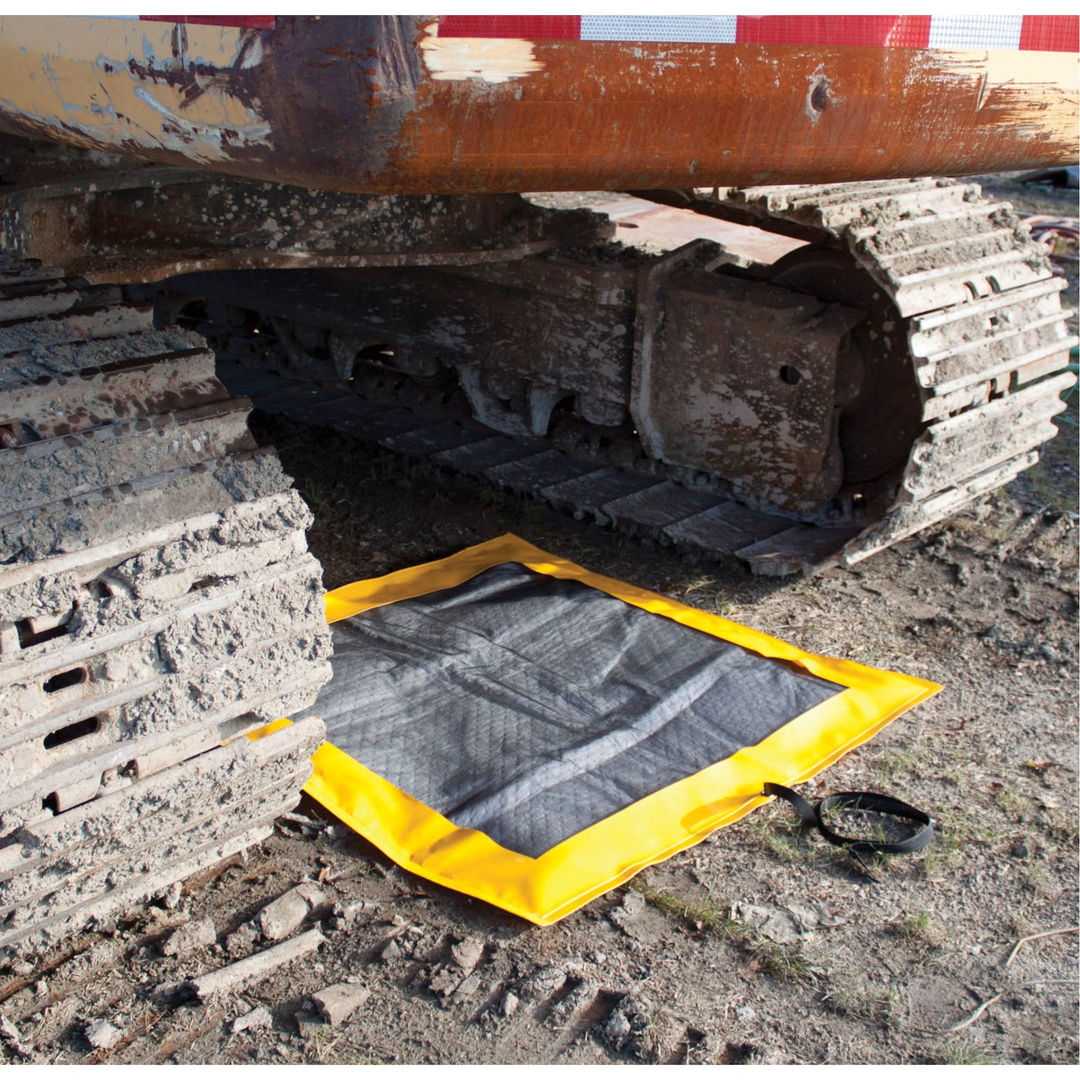 Off-Road DripPillow Berms™ With Pad, 8 US gal. Capacity, 4' W x 4' L x 1" H