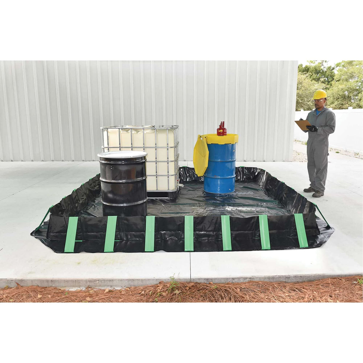 Compact Ultra-Containment Berm®, 749 US gal. Capacity, 10' W x 10' L x 12" H, Hinge Bracket
